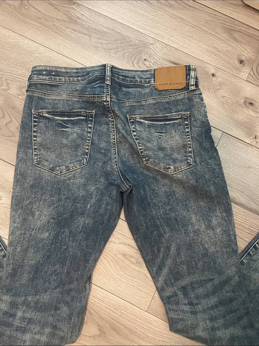 American Eagle Outfitters Men’s Washed Blue Slim Straight Jeans - Picture 7 of 7